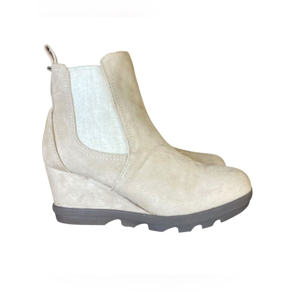 Serra Wedge Heel Chelsea Boots Beige Faux Suede Slip On Pull Tabs Chunky Sole 9